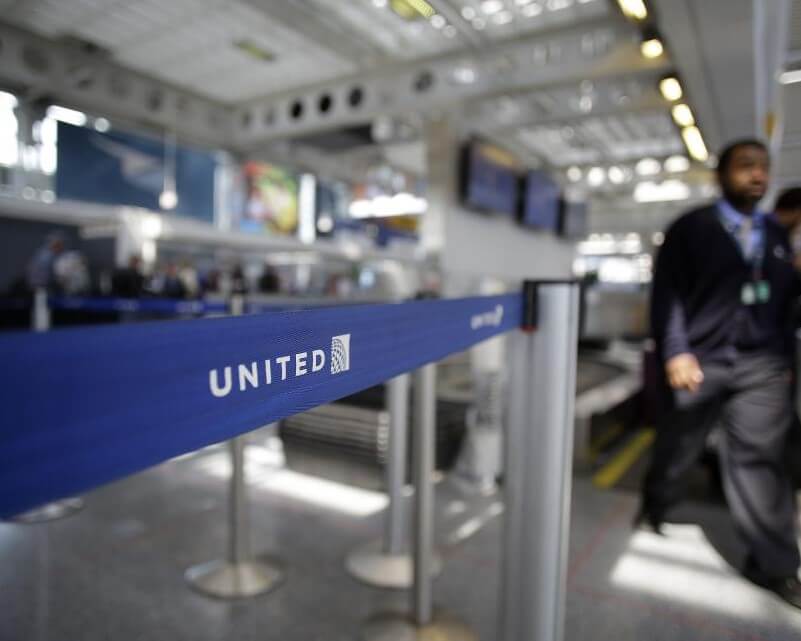 UNITED AIRLINES EMPLOYEE WHO DRAGGED PASSENGER, FILES LAWSUIT