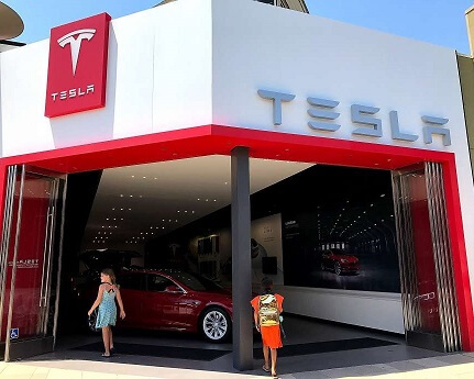 Tesla workers suffer injuries at Gigafactory 