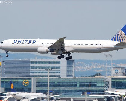 United Airline's employee files a lawsuit against unpaid leave policy!