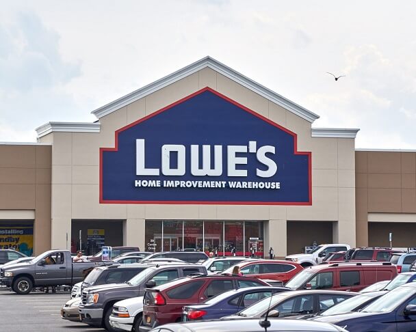 LOWE'S TO LAYOFF THOUSAND WORKERS 