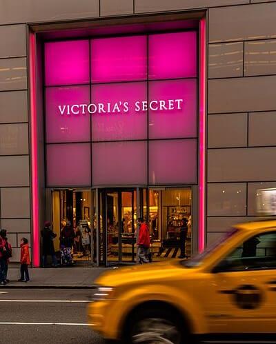 VICTORIA'S SECRET CMO RESIGNS 