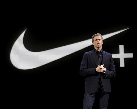 NIKE'S CHIEF EXECUTIVE OFFICER STEPS DOWN