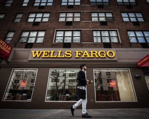 Banking regulator rebukes Wells Fargo HR department 