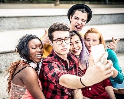 Generation Z workers want recruiters to connect on social media 