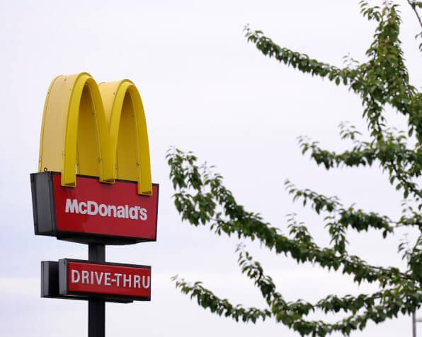 McDonald's plans to recruit 260,000 workers this summer!