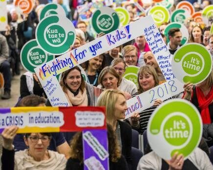 30,000 KIWI TEACHERS STEP OUT TO BRING THE EDUCATION SYSTEM TO A HALT 