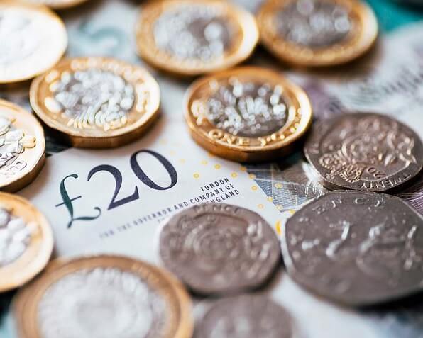 BRITISH FIRMS RAISE BASIC WAGE BY 2.5%, THEIR HIGHEST SINCE 2012
